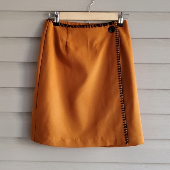 Vintage 80's 90's size 3 S/XS golden mustard button wrap mini skirt - Picture 3 of 5